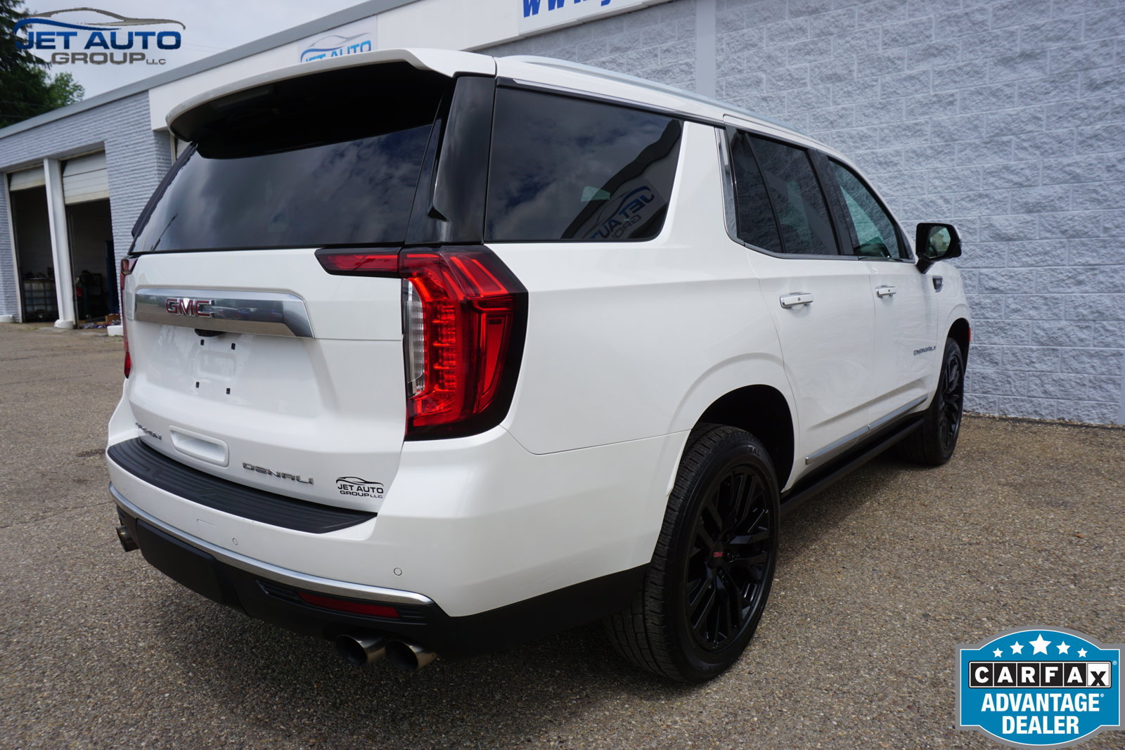 Used 2022 GMC Yukon Denali w/ Denali Ultimate Package AWD/4WD image 10
