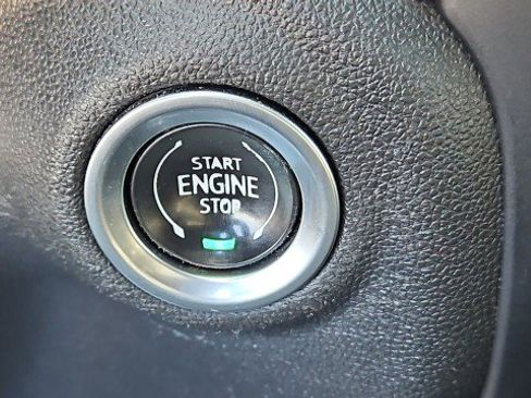 Used 2021 Chevrolet Silverado 1500 LT AWD/4WD image 16