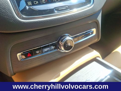 New 2025 Volvo XC90 T8 Ultra w/ Protection Package Premier image 17