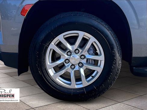 Used 2022 Chevrolet Tahoe LT w/ Luxury Package image 9