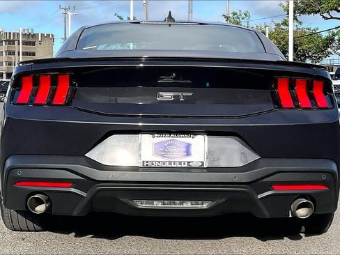 Used 2024 Ford Mustang GT RWD image 5