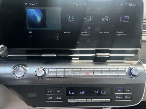 Used 2025 Hyundai Kona SEL FWD image 25
