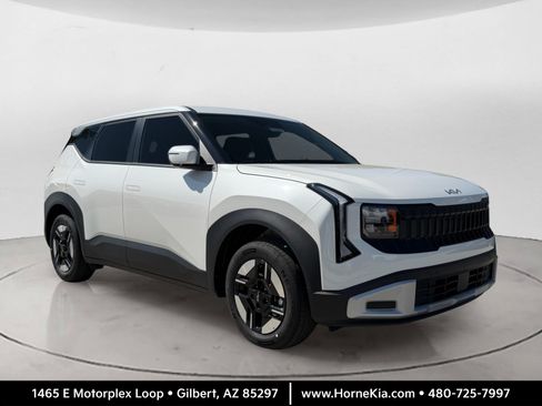 New 2027 Kia Seltos LX FWD image 1