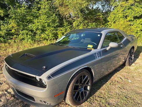 Used 2017 Dodge Challenger R/T w/ Quick Order Package 28P T/A RWD image 8