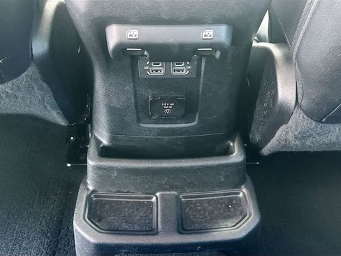 Used 2022 Jeep Wrangler Unlimited Sahara w/ Cold Weather Group AWD/4WD image 28