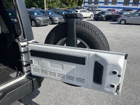 Used 2017 Jeep Wrangler Unlimited Sport w/ Quick Order Package 24S image 36