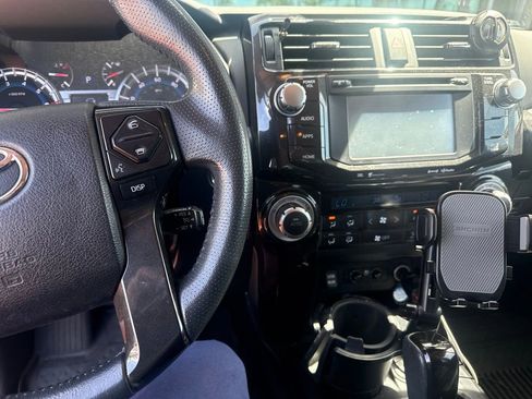 Used 2019 Toyota 4Runner Limited AWD/4WD image 4
