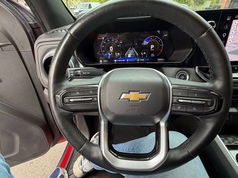 Used 2024 Chevrolet Colorado LT w/ LT Convenience Package III RWD image 12