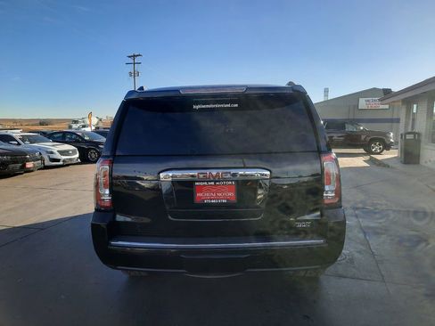 Used 2019 GMC Yukon Denali image 3