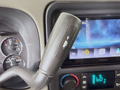 Used 2006 GMC Sierra 2500 SLT w/ Onstar Plus Package AWD/4WD image 15