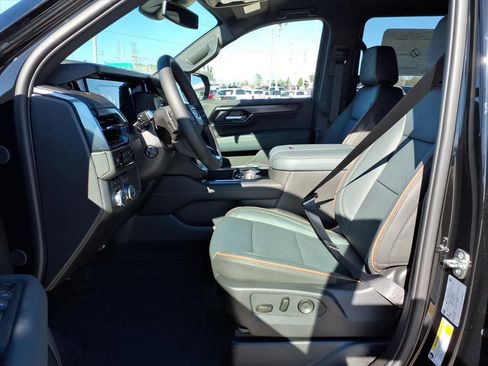 New 2026 GMC Yukon XL AT4 image 11