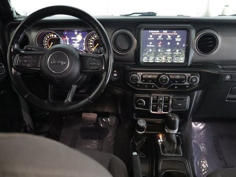 Used 2022 Jeep Wrangler Unlimited Sport AWD/4WD image 2