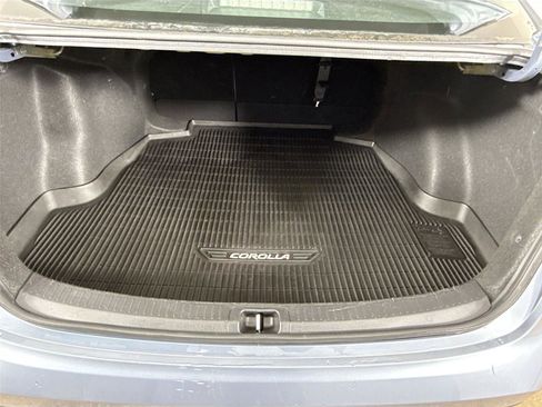 Used 2021 Toyota Corolla LE image 23