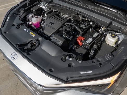 New 2025 Lexus TX 500h AWD image 5