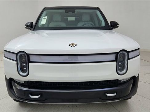 Used 2024 Rivian R1S Adventure image 2