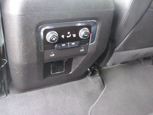 Used 2024 Chevrolet Tahoe LT AWD/4WD image 10