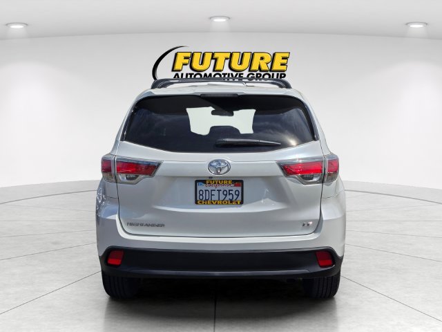 Used 2015 Toyota Highlander LE FWD image 5