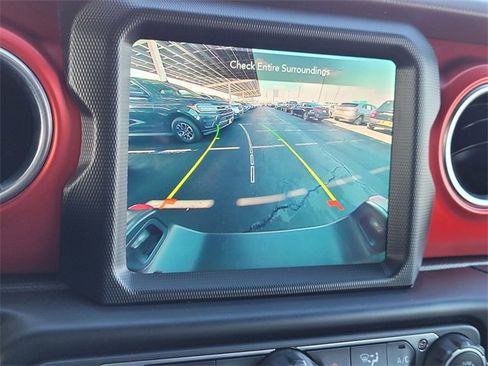 Used 2022 Jeep Gladiator Rubicon image 10