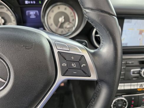 Used 2015 Mercedes-Benz SLK 250 image 17