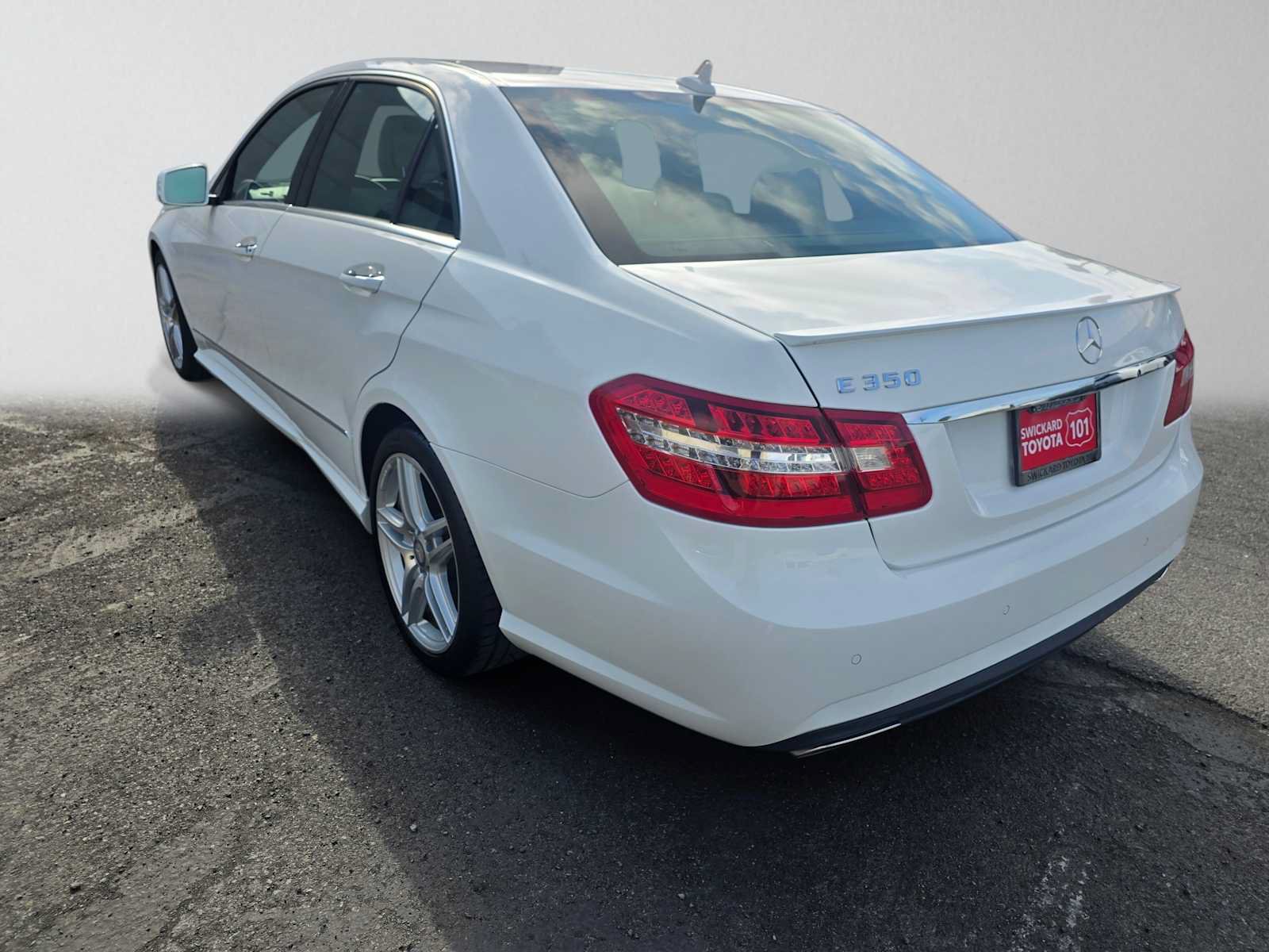 Used 2013 Mercedes-Benz E 350 Sedan image 5