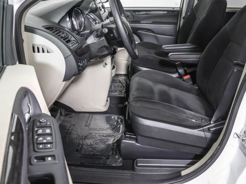 Used 2017 Dodge Grand Caravan SE w/ Power Window Group FWD image 20