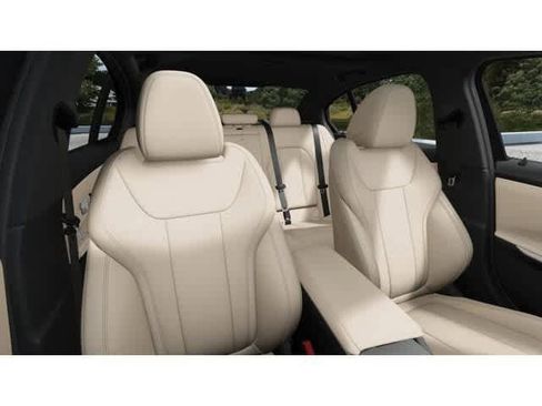 New 2026 BMW 330i xDrive Sedan w/ Premium Package AWD/4WD image 11