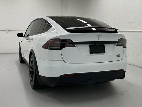 Used 2022 Tesla Model X Plaid image 8