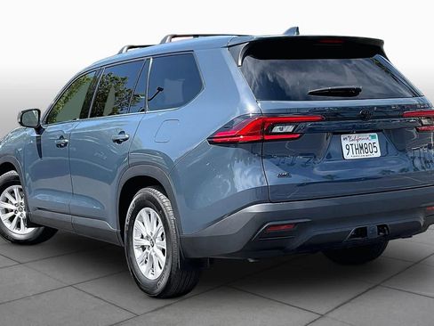 Used 2025 Toyota Grand Highlander AWD image 11