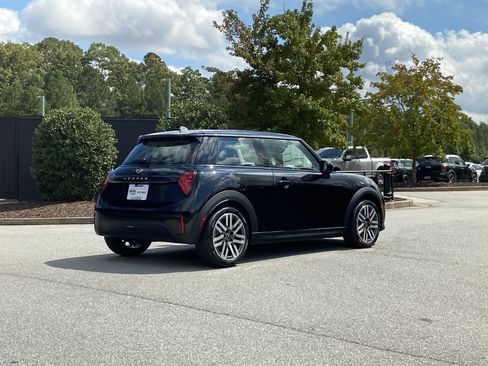 Used 2026 MINI Cooper 2-Door Hardtop FWD image 3