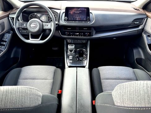 Used 2023 Nissan Rogue SV image 19