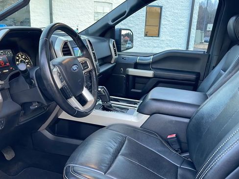Used 2019 Ford F150 Lariat image 28
