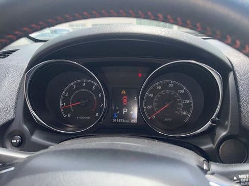 Used 2025 Mitsubishi Outlander Sport LE AWD/4WD image 16