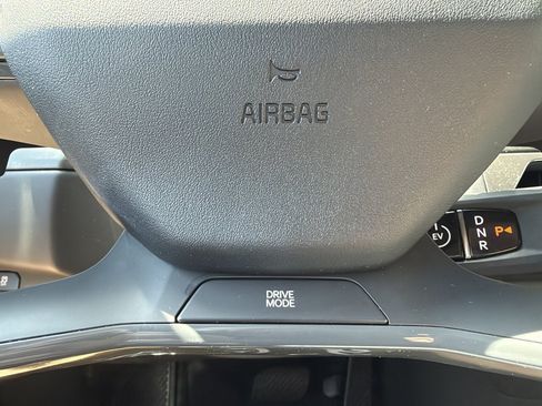 Used 2024 Kia EV9 Light Long Range RWD image 28