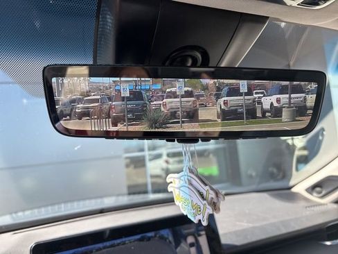 Used 2021 Toyota Venza Limited w/ Carpet Mat Package (TMS) image 13