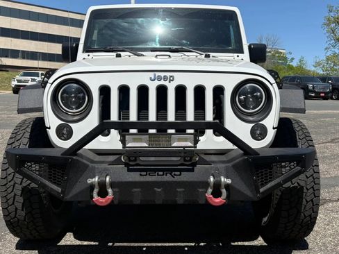 Used 2018 Jeep Wrangler Unlimited Sport S AWD/4WD image 14