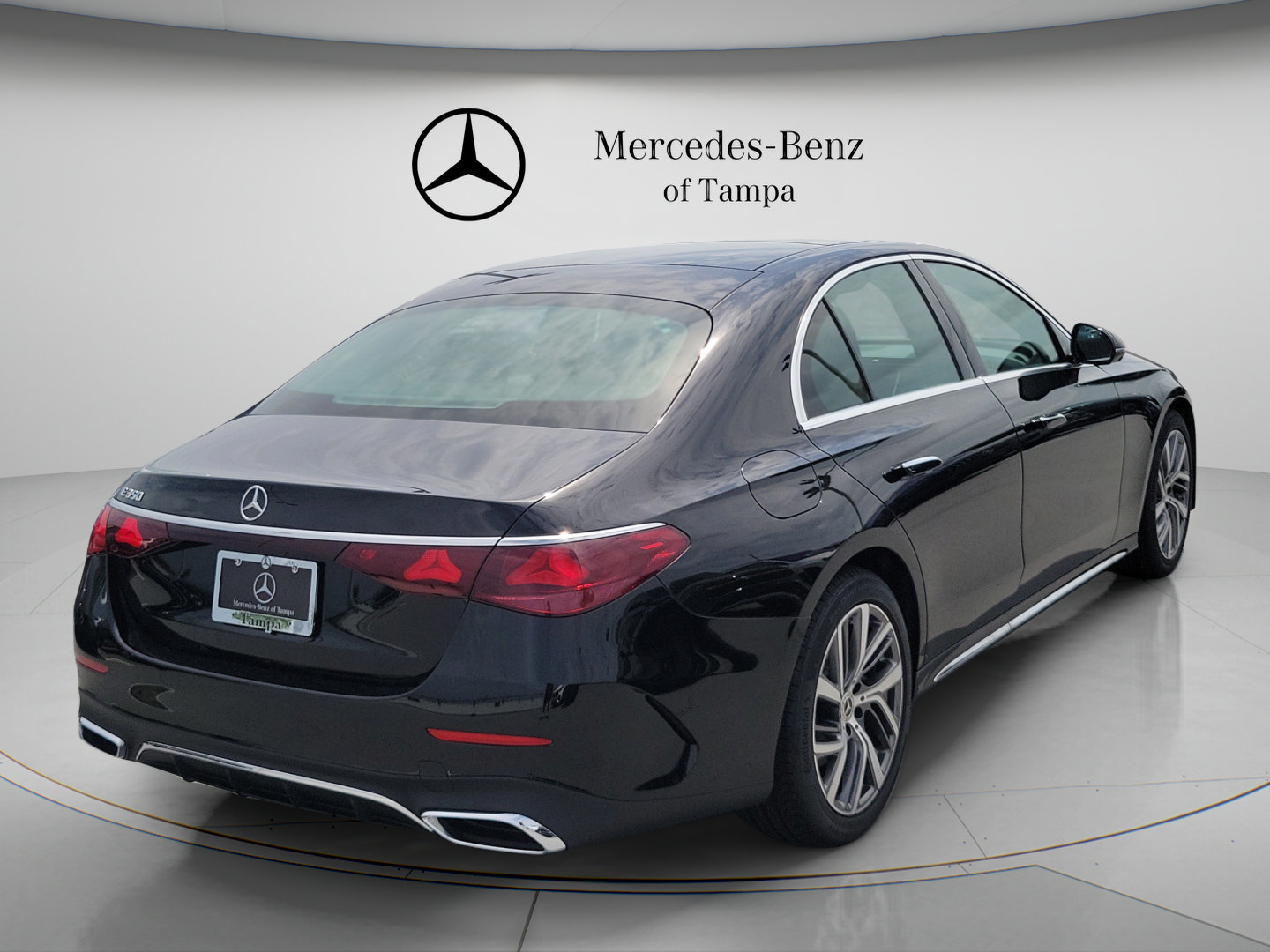 Used 2026 Mercedes-Benz E 350 Sedan image 3