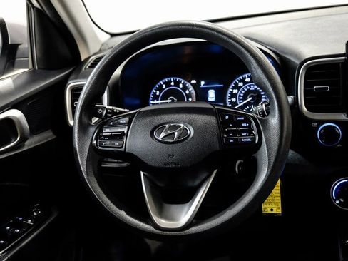 Used 2021 Hyundai Venue SE image 16