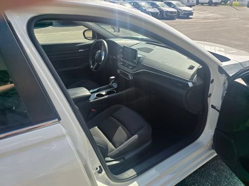 Used 2024 Nissan Altima 2.5 SV FWD image 39