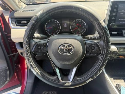 Used 2019 Toyota RAV4 XLE Premium FWD image 19