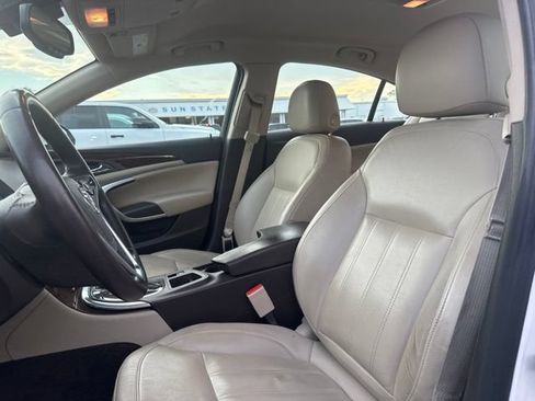 Used 2017 Buick Regal Sport Touring FWD image 8