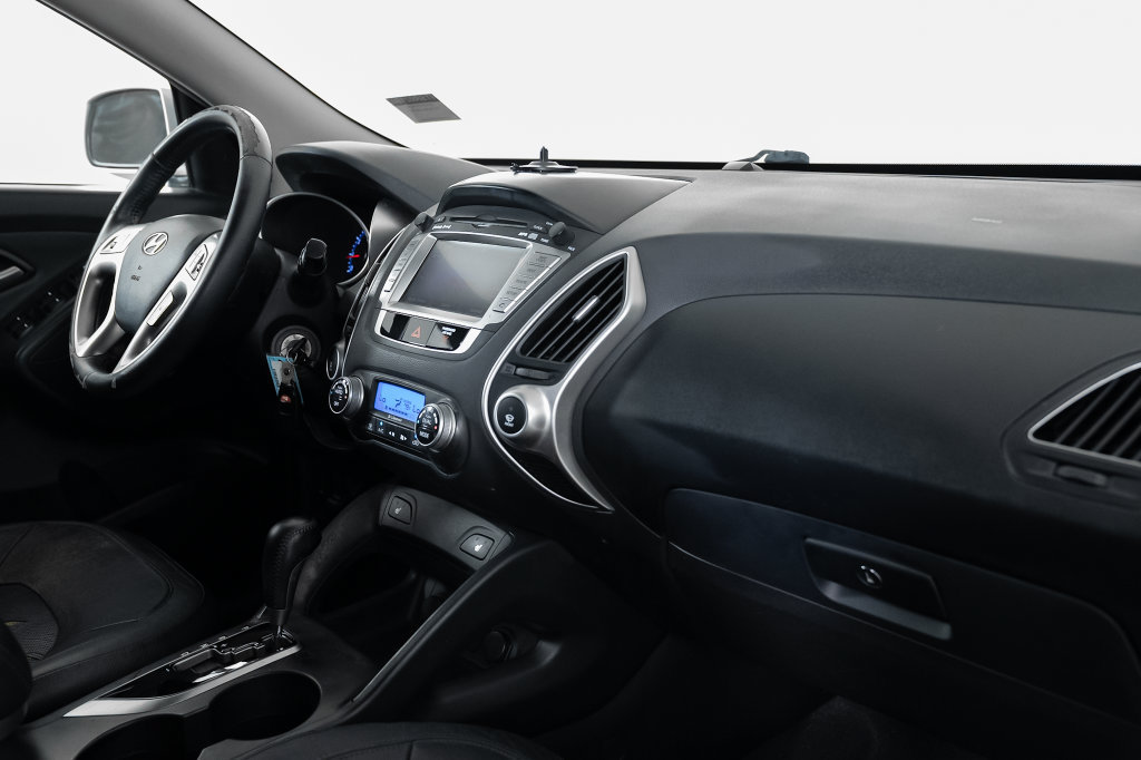 Used 2010 Hyundai Tucson Limited w/ Premium Pkg 4 FWD image 36