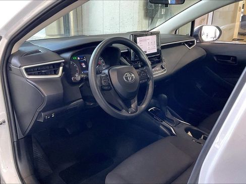 Used 2024 Toyota Corolla LE FWD image 4
