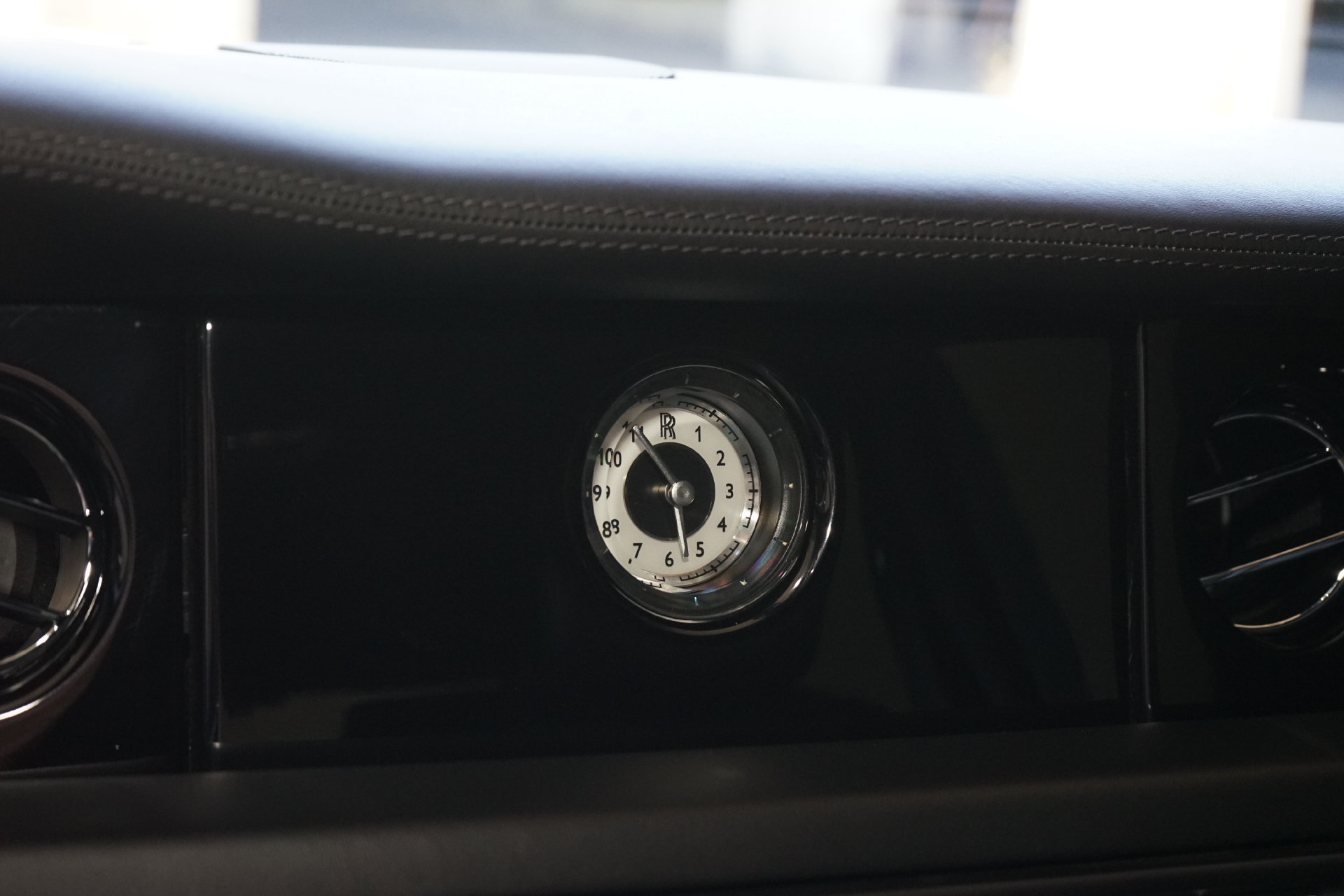 Used 2013 Rolls-Royce Phantom Sedan RWD image 33