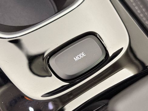 Certified 2023 Buick Envision Avenir FWD image 33