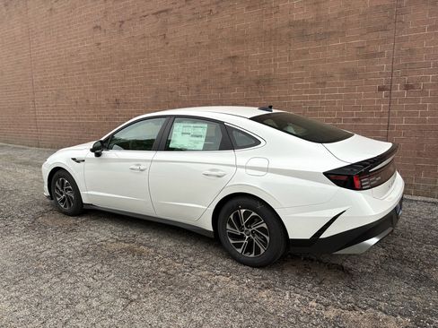 New 2026 Hyundai Sonata Blue FWD image 3