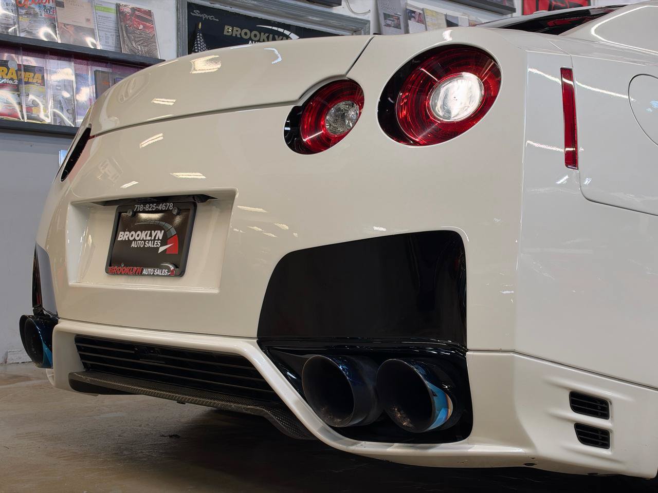 Used 2015 Nissan GT-R Premium AWD/4WD image 14