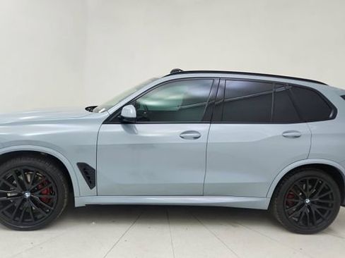 Used 2025 BMW X5 xDrive40i w/ M Sport Package image 3