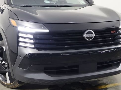 Used 2025 Nissan Kicks SR FWD image 44