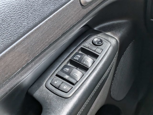Used 2018 Jeep Grand Cherokee Laredo RWD image 21