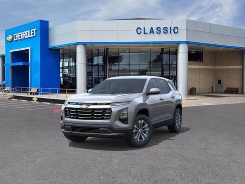 New 2026 Chevrolet Equinox LT w/ Convenience Package II FWD image 8